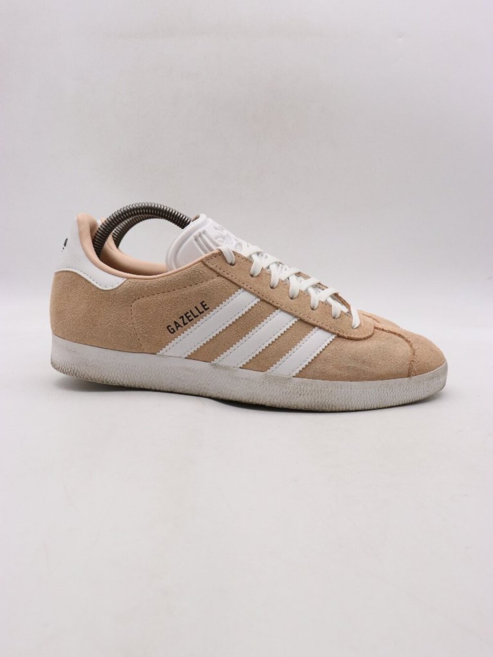 Adidas Gazelle Women's Size 9 Athletic Running Shoes Beige White Sneakers ID7006